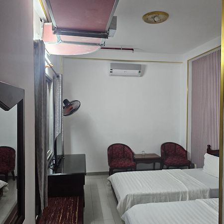 Khach San Trung Mai Cidade de Ho Chi Minh Exterior foto