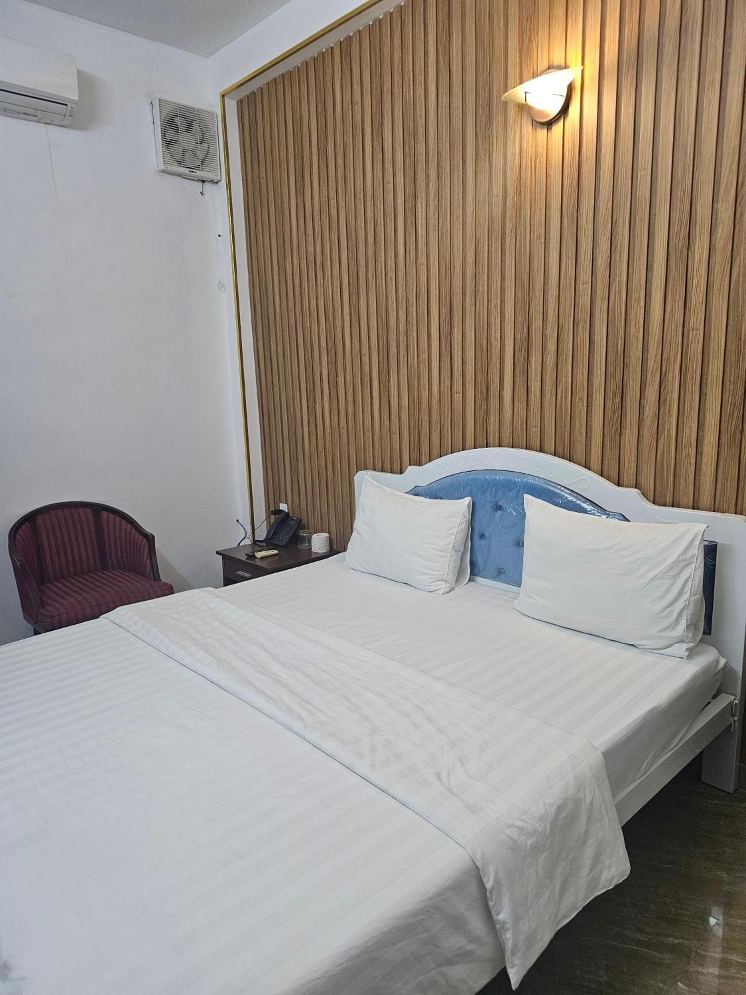 Khach San Trung Mai Cidade de Ho Chi Minh Exterior foto