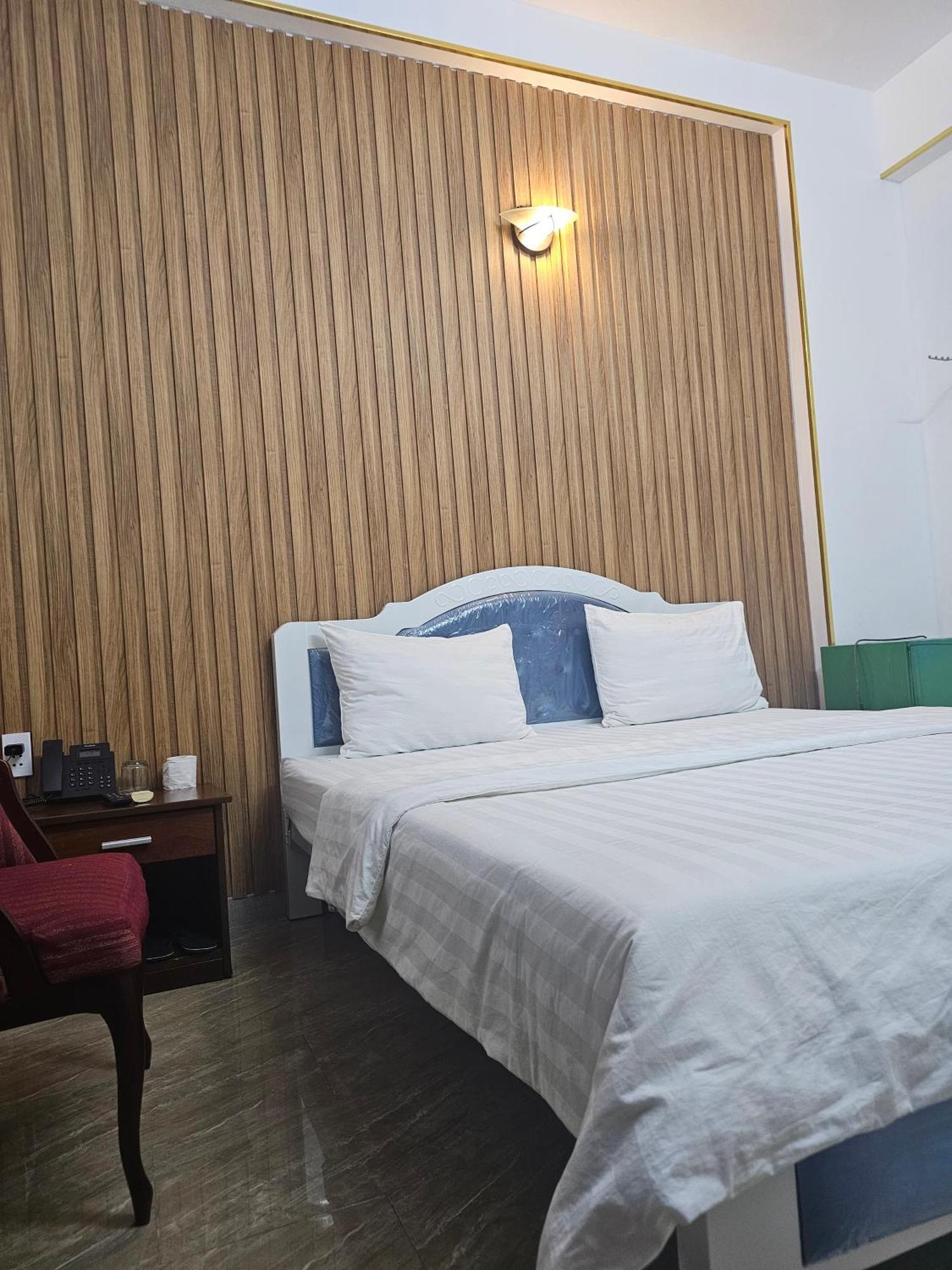 Khach San Trung Mai Cidade de Ho Chi Minh Exterior foto